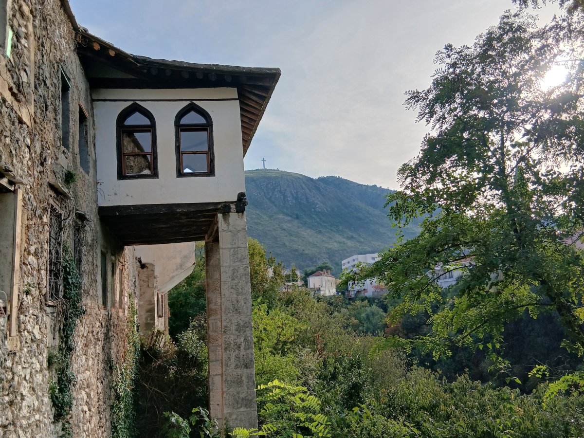 Yoga en voyage: 3 poses simples et sans matériel